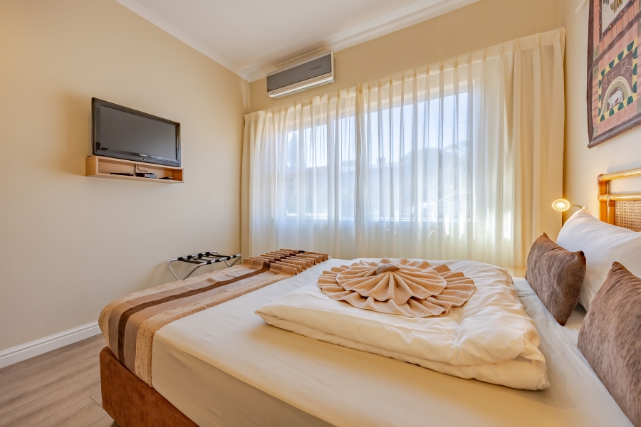 5 Bedroom Property for Sale in Milnerton Central Western Cape